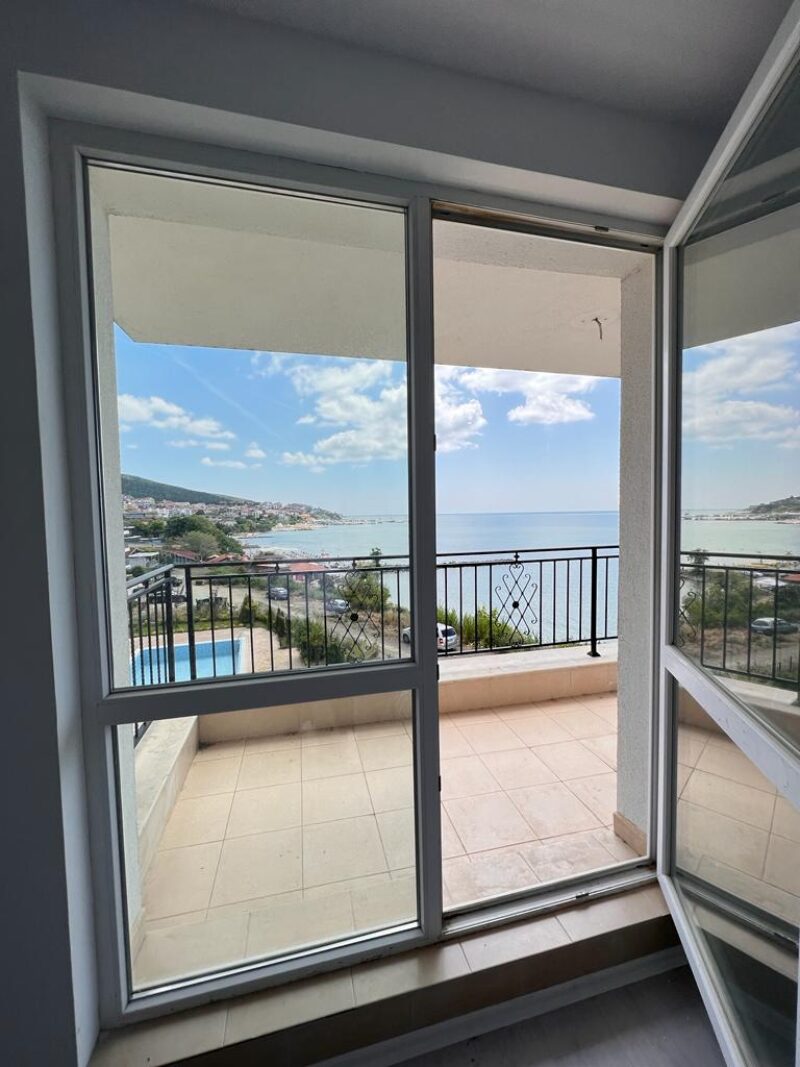 Apartament  Sweti Włas    Św. Włas pierwsza linia, widok na morze 61m2   BRW-24