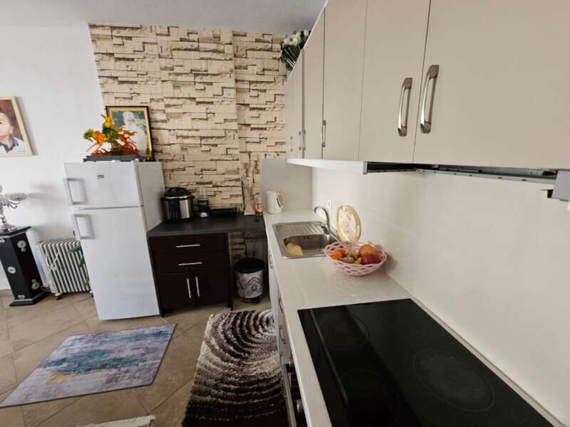 Apartament 2+2 Centrum Sarandy Nr.Ref.RW048