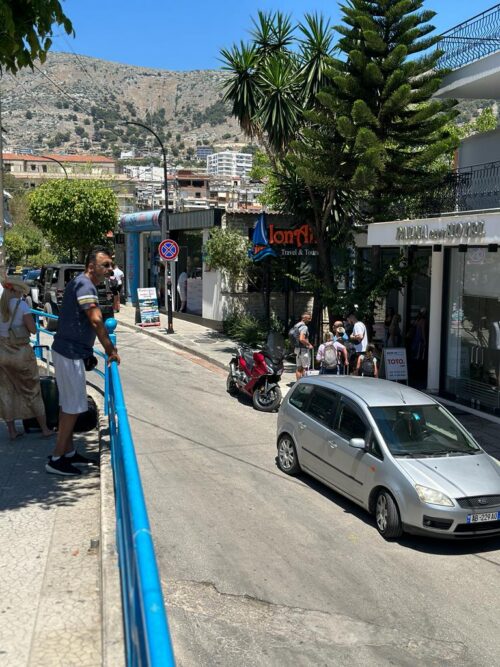 Jak zwiedzać Sarandę w sezonie? Praktyczne wskazówki