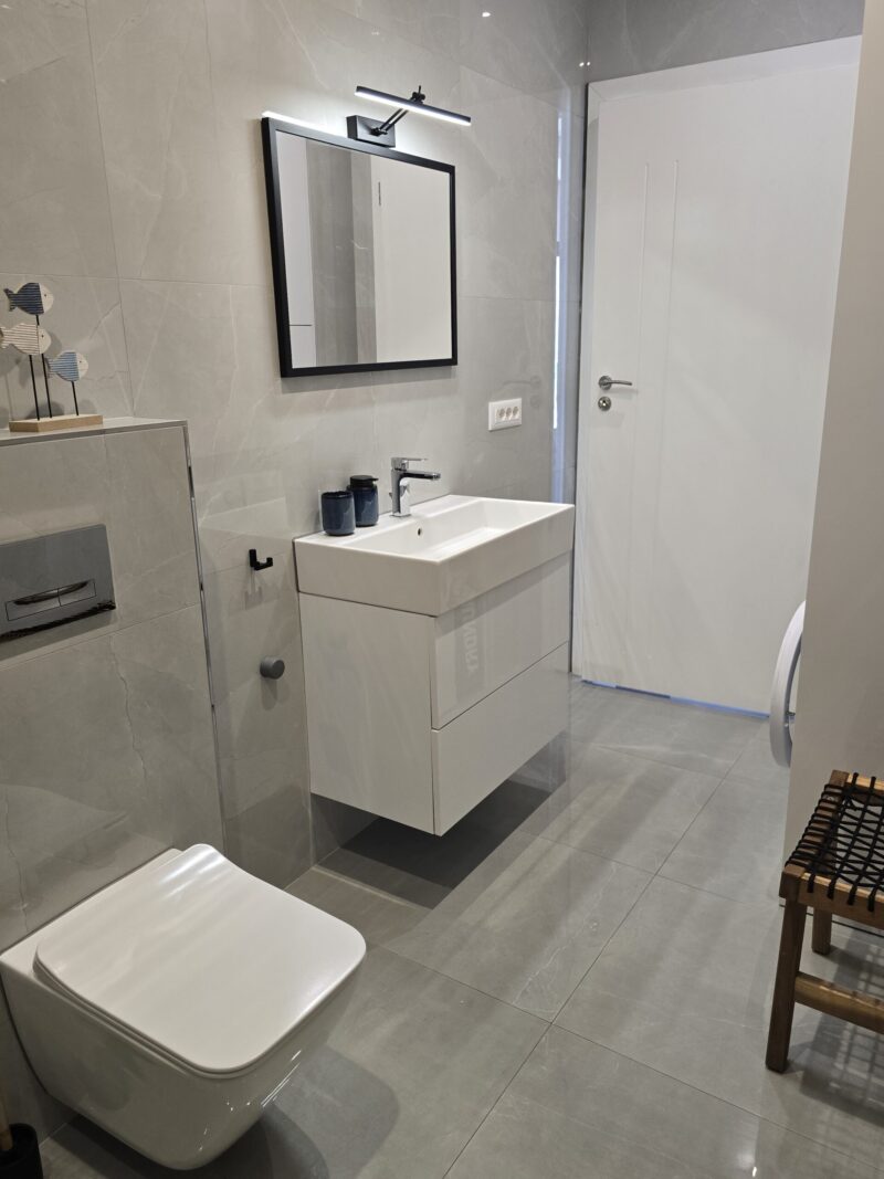 Penthouse na sprzedaż Saranda 109 m² + balkony | 2 sypialnie | panoramiczny widok | po generalnym remoncie Nr.Ref:RW135