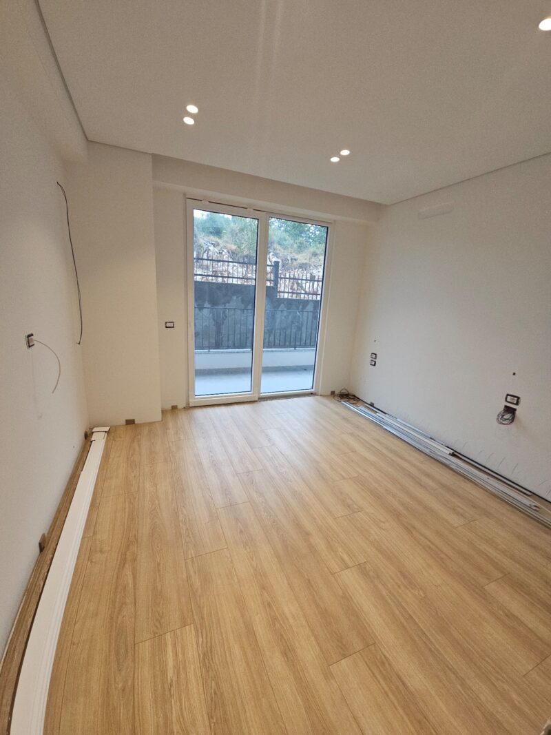 Apartament na sprzedaż Saranda 120 m² + balkony | 2 sypialnie | częściowy widok na morze | 80 m od morza | bardzo dobry stan | rynek pierwotny