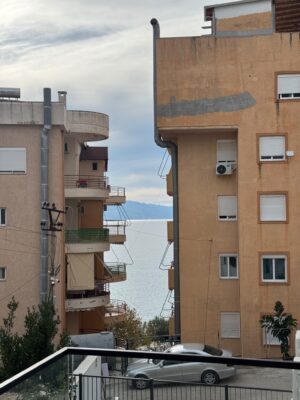Apartament na sprzedaż Saranda 70,26 m² + balkony | 1 sypialnia | częściowy widok na morze | 80 m od morza | wykończony pod klucz | rynek pierwotny