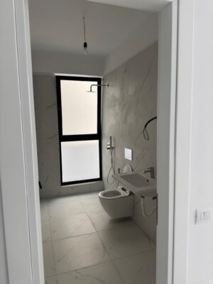 Apartament na sprzedaż Saranda 70,26 m² + balkony | 1 sypialnia | częściowy widok na morze | 80 m od morza | wykończony pod klucz | rynek pierwotny