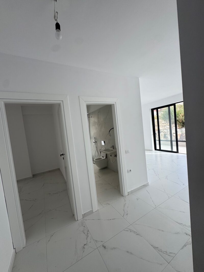 Apartament na sprzedaż Saranda 70,26 m² + balkony | 1 sypialnia | częściowy widok na morze | 80 m od morza | wykończony pod klucz | rynek pierwotny