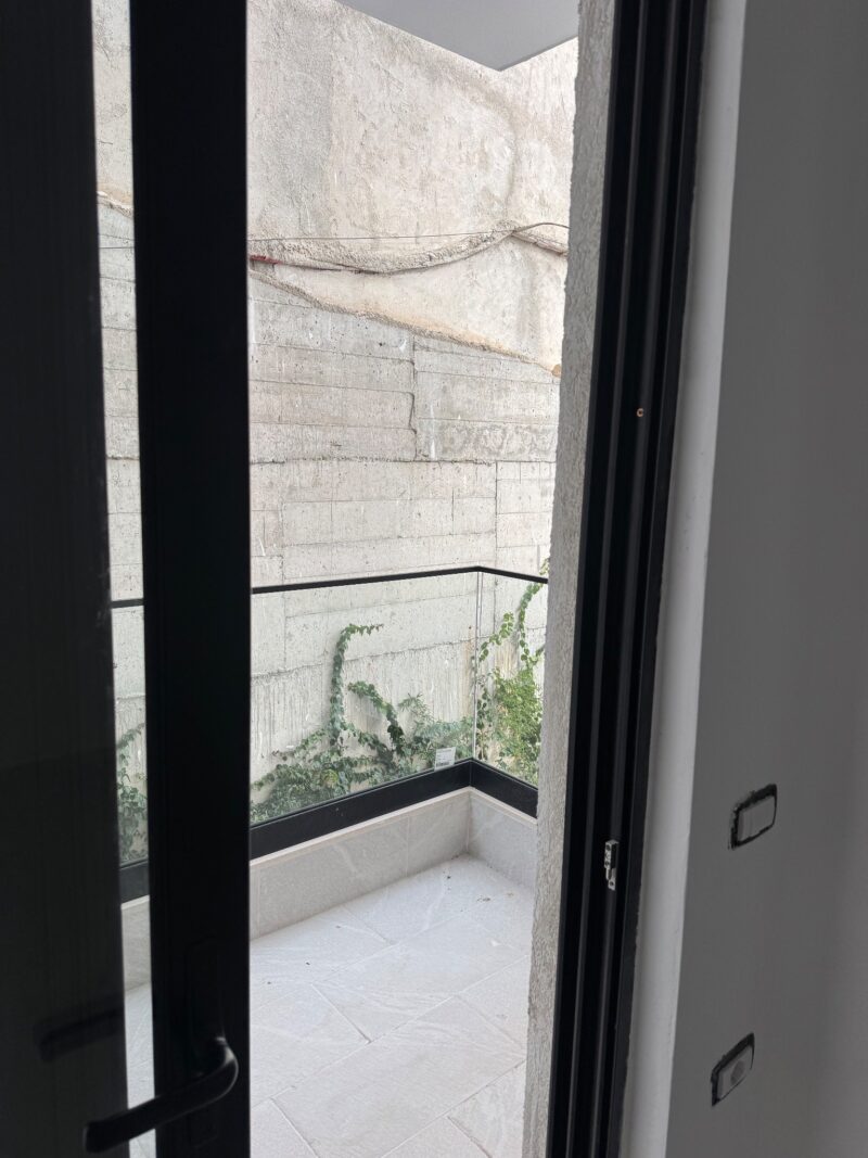 Apartament na sprzedaż Saranda 70,26 m² + balkony | 1 sypialnia | częściowy widok na morze | 80 m od morza | wykończony pod klucz | rynek pierwotny
