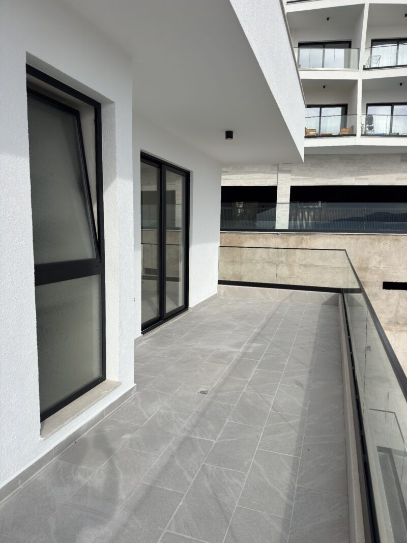 Penthouse na sprzedaż Saranda 128,34 m² + balkony | 2 sypialnie | widok na morze | 80 m od morza | wykończony pod klucz | rynek pierwotny