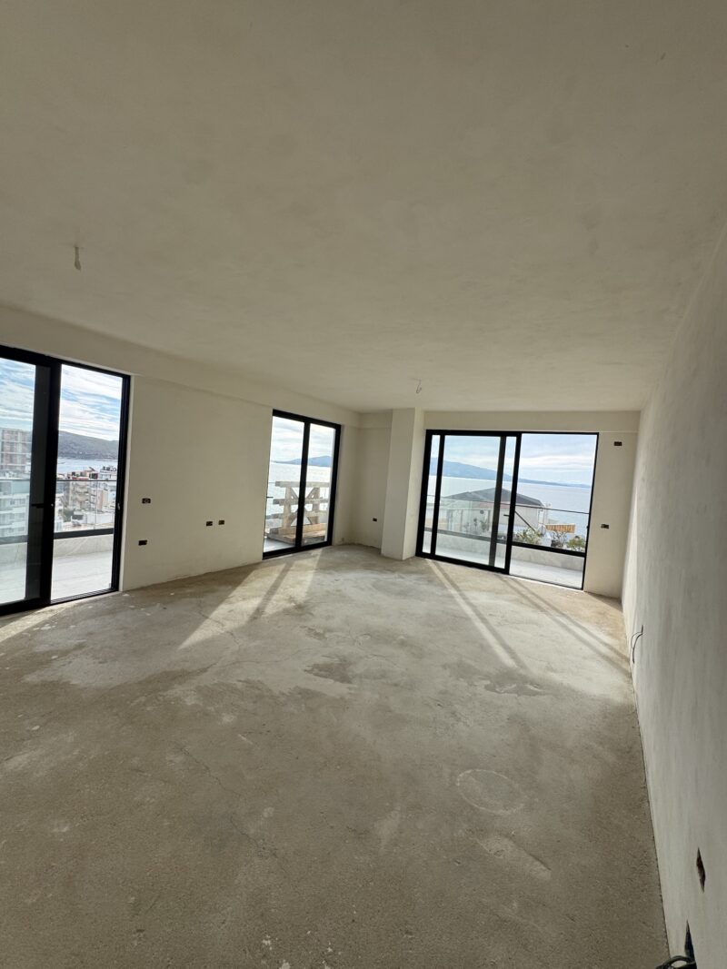 Penthouse na sprzedaż Saranda 128,34 m² + balkony | 2 sypialnie | widok na morze | 80 m od morza | wykończony pod klucz | rynek pierwotny