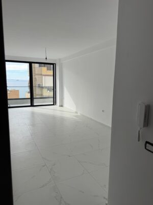 Apartament na sprzedaż Saranda 70,85 m² + balkony | 1 sypialnia | częściowy widok na morze | 80 m od morza | wykończony pod klucz | rynek pierwotny