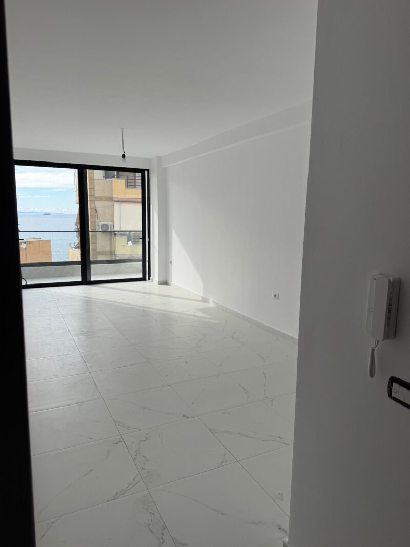 Apartament na sprzedaż Saranda 70,85 m² + balkony | 1 sypialnia | częściowy widok na morze | 80 m od morza | wykończony pod klucz | rynek pierwotny