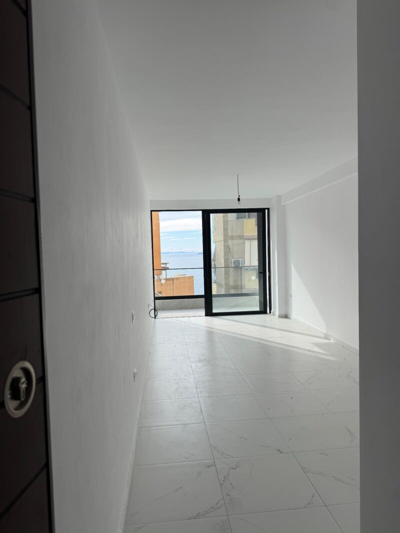 Apartament na sprzedaż Saranda 70,85 m² + balkony | 1 sypialnia | częściowy widok na morze | 80 m od morza | wykończony pod klucz | rynek pierwotny
