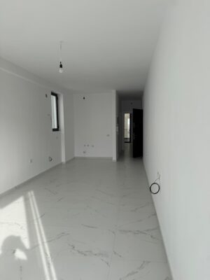 Apartament na sprzedaż Saranda 70,85 m² + balkony | 1 sypialnia | częściowy widok na morze | 80 m od morza | wykończony pod klucz | rynek pierwotny