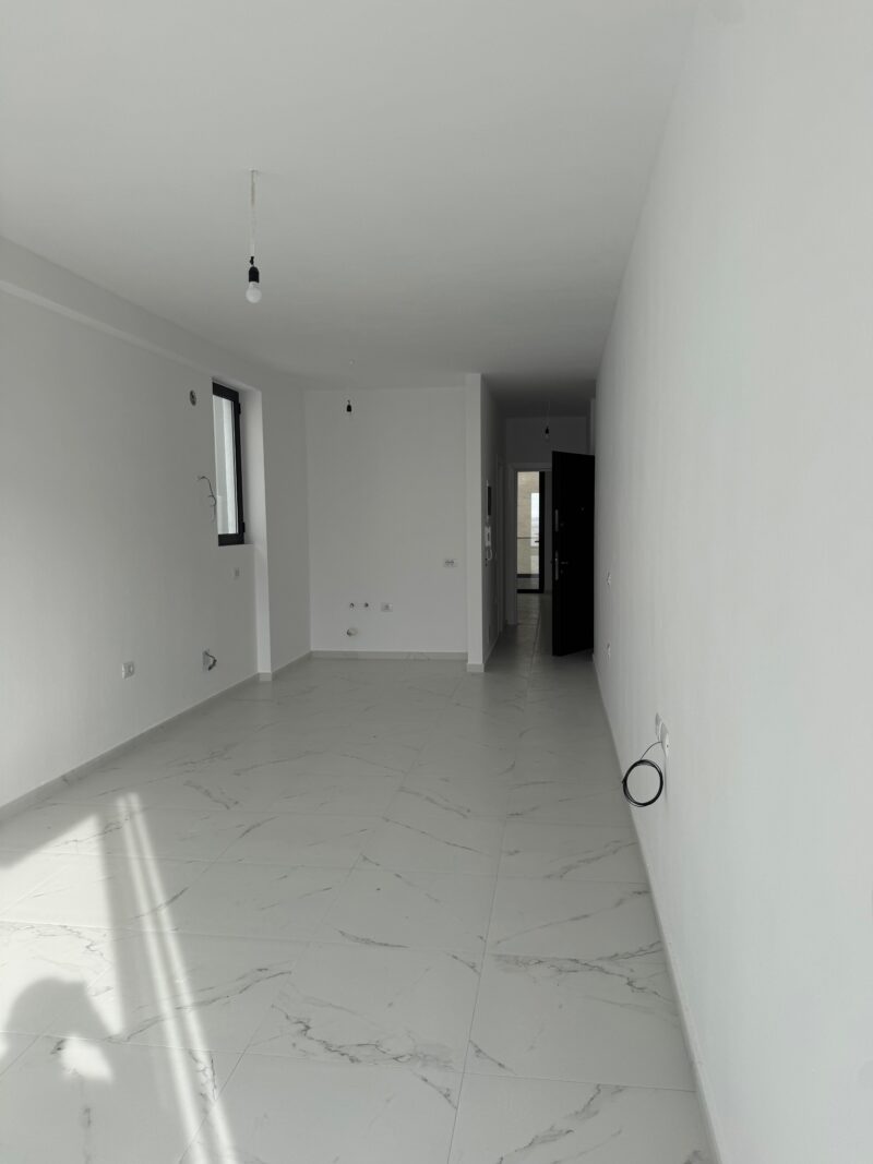 Apartament na sprzedaż Saranda 70,85 m² + balkony | 1 sypialnia | częściowy widok na morze | 80 m od morza | wykończony pod klucz | rynek pierwotny