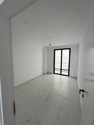 Apartament na sprzedaż Saranda 70,85 m² + balkony | 1 sypialnia | częściowy widok na morze | 80 m od morza | wykończony pod klucz | rynek pierwotny