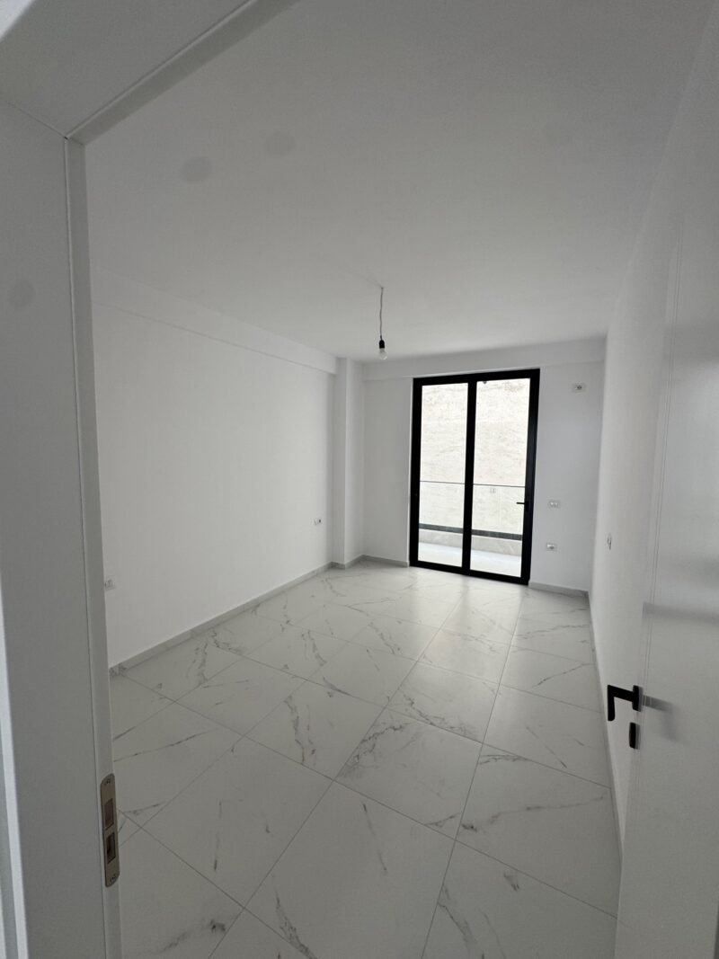 Apartament na sprzedaż Saranda 70,85 m² + balkony | 1 sypialnia | częściowy widok na morze | 80 m od morza | wykończony pod klucz | rynek pierwotny